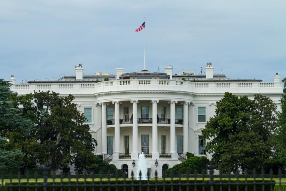 An image of the White House.